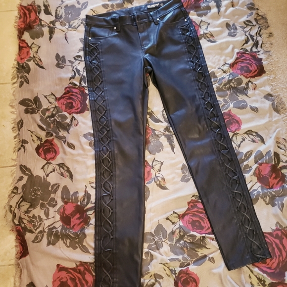 Blank NYC Denim - BLANK NYC BLACK LEATHER READE CROP JEANS DENIM PANTS LACE UP SIDE DETAIL 26